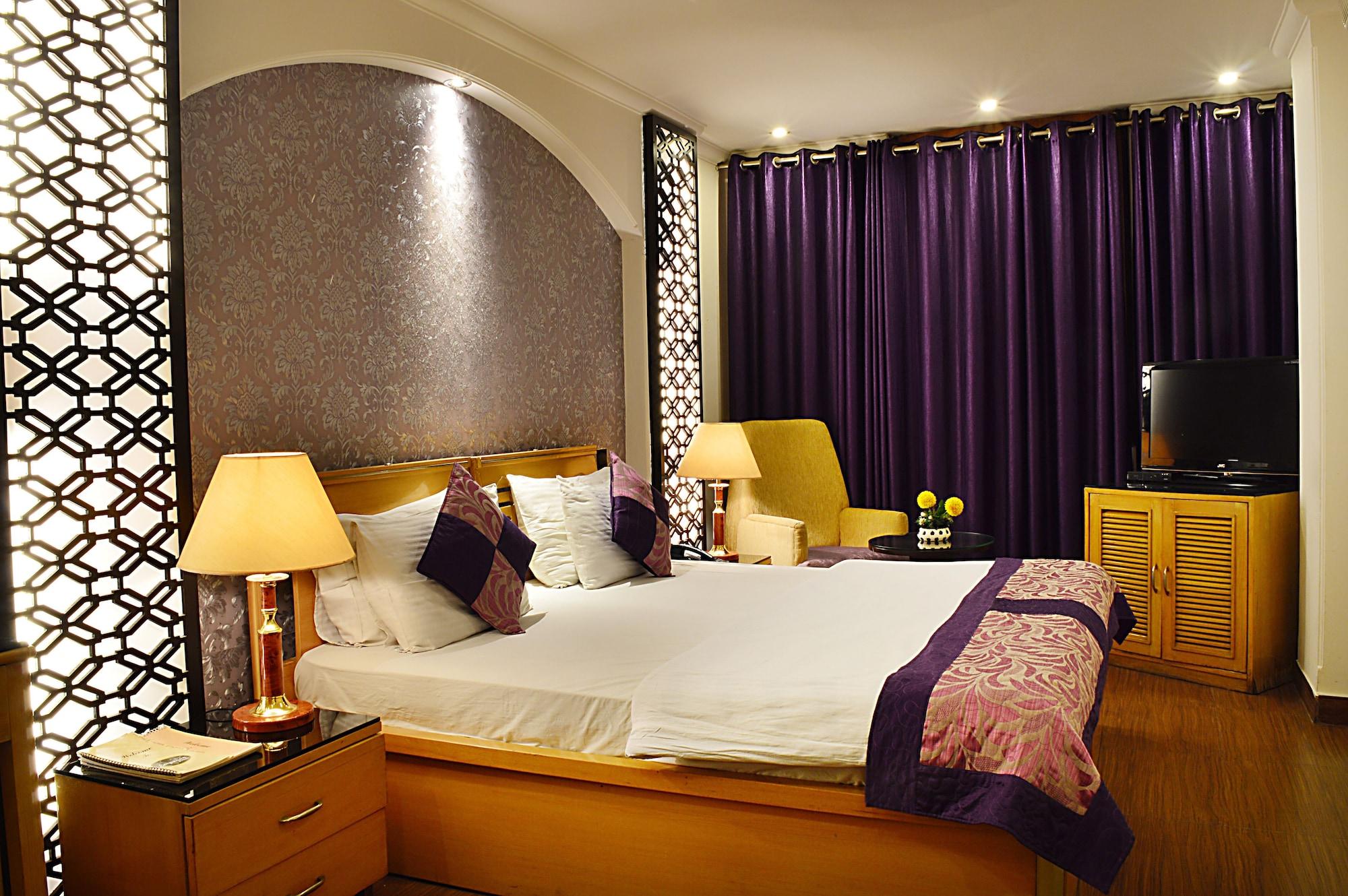 Hotel Emperor Palms New Delhi Exterior photo