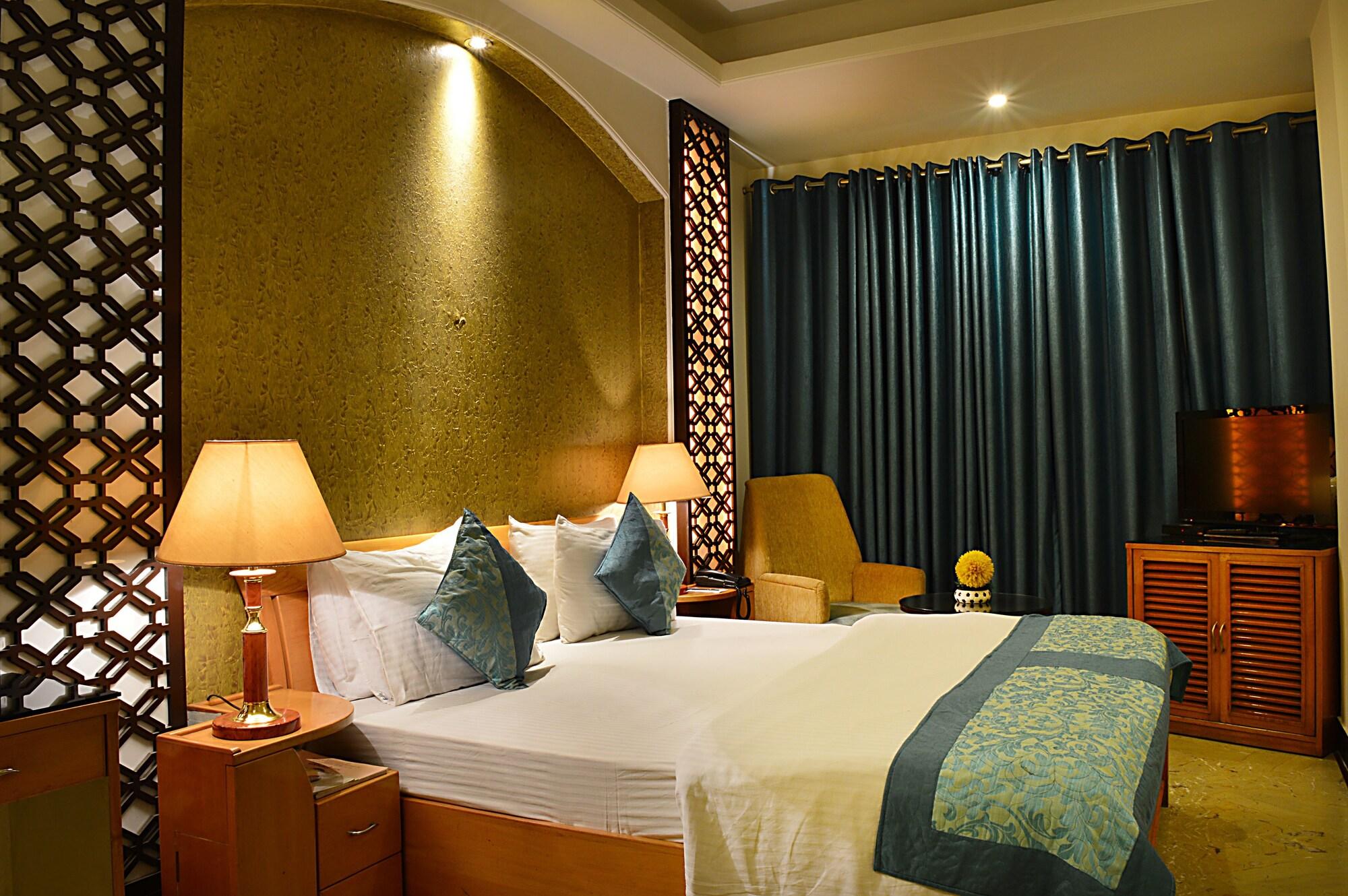 Hotel Emperor Palms New Delhi Exterior photo